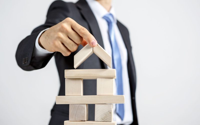 Functional vs. Divisional Structures in Business Organization